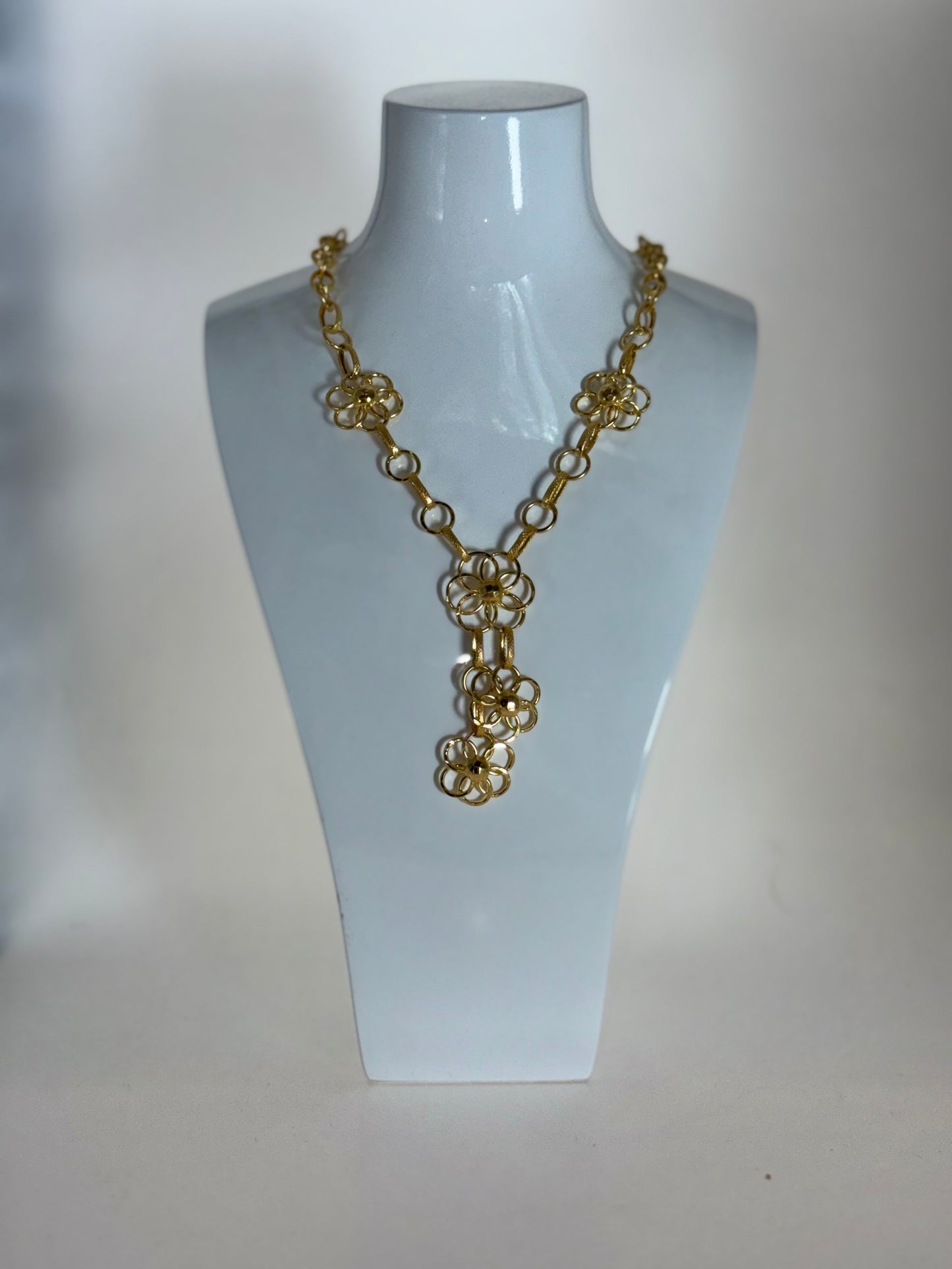 Necklace 21k yellow gold flower